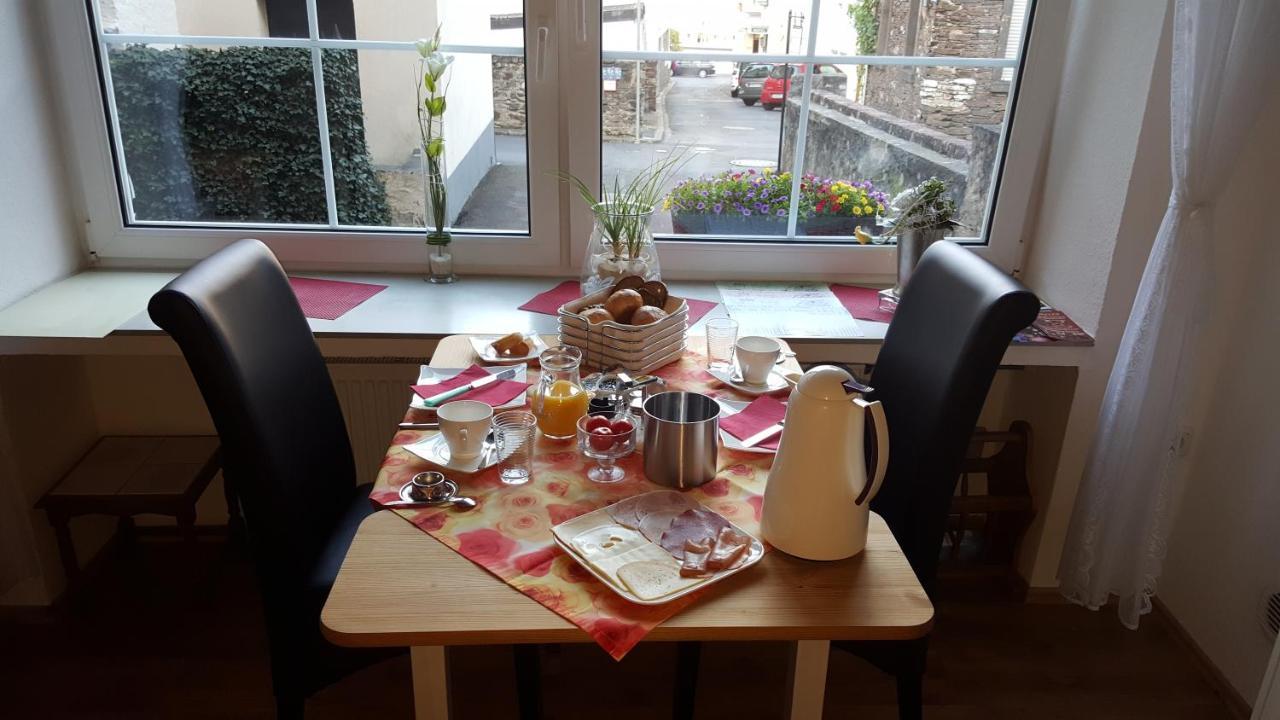 Haus Christiane Bed & Breakfast Cochem Exterior foto
